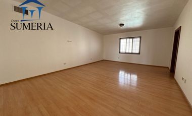 Venta de casa con alberca RECIEN REMODELADA en Haciendas del Valle