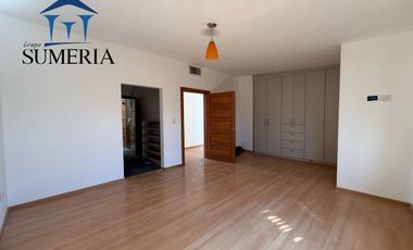 Venta de casa con alberca RECIEN REMODELADA en Haciendas del Valle