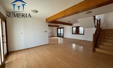 Venta de casa con alberca RECIEN REMODELADA en Haciendas del Valle