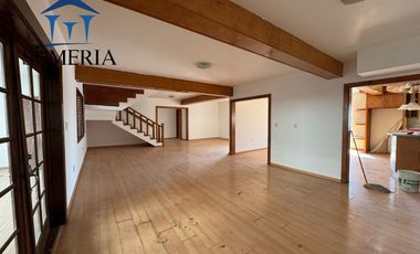 Venta de casa con alberca RECIEN REMODELADA en Haciendas del Valle