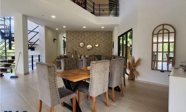 Espectacular casa ubicada en Caldas