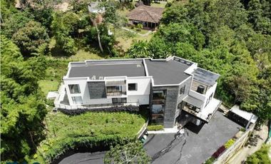 Espectacular casa ubicada en Caldas