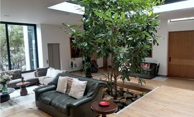 CASA EN VENTA CON APTO EN SANTA ANA