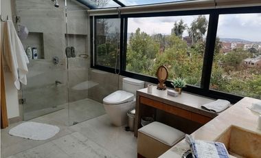 CASA EN VENTA CON APTO EN SANTA ANA