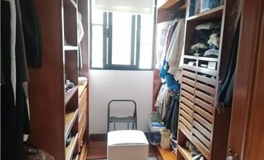 CASA EN VENTA CON APTO EN SANTA ANA