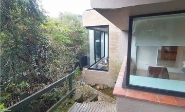 CASA EN VENTA CON APTO EN SANTA ANA