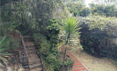 CASA EN VENTA CON APTO EN SANTA ANA