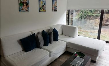 CASA EN VENTA CON APTO EN SANTA ANA