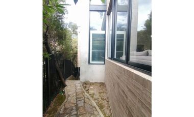 CASA EN VENTA CON APTO EN SANTA ANA