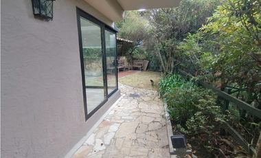 CASA EN VENTA CON APTO EN SANTA ANA