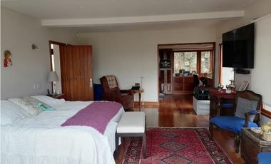 CASA EN VENTA CON APTO EN SANTA ANA