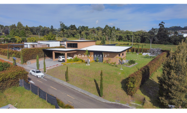 Casa Campestre en Parcelación Alto de Las Palmas