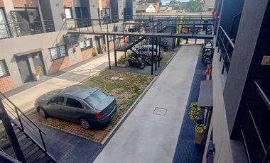 Departamento Tipo Casa en venta en Lanus Este