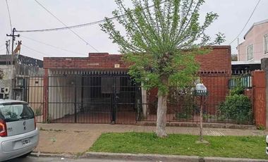Casa PH en venta en Ezpeleta Este