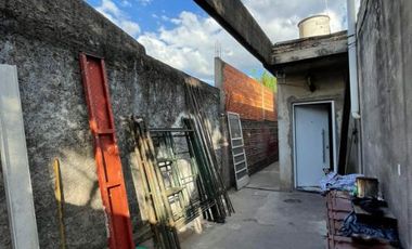 Casa en venta en Isidro Casanova