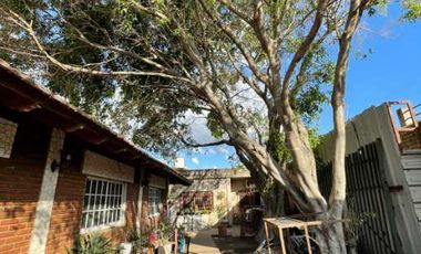 Casa en venta en Isidro Casanova