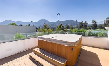 Casa en Arriendo en Lo Beltran, Vitacura