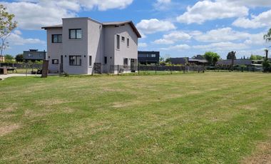 Terreno en  San Ramiro, Pilar del Este