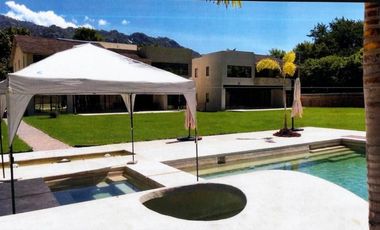 CASA DE CAMPO NUEVA EN VENTA EN COTO TEPOZTLAN.
