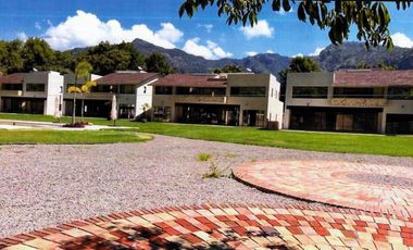 CASA DE CAMPO NUEVA EN VENTA EN COTO TEPOZTLAN.