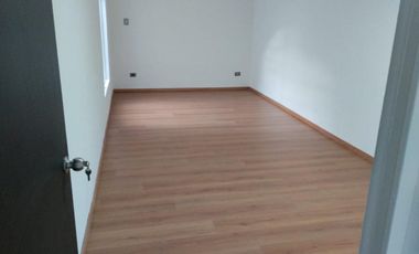 CASA EN VENTA RECIEN REMODELADA, EN RESIDENCIAL DEL VALLE II AL PONIENTE DE AGS.