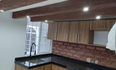 CASA EN VENTA RECIEN REMODELADA, EN RESIDENCIAL DEL VALLE II AL PONIENTE DE AGS.