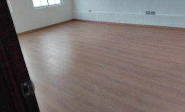 CASA EN VENTA RECIEN REMODELADA, EN RESIDENCIAL DEL VALLE II AL PONIENTE DE AGS.