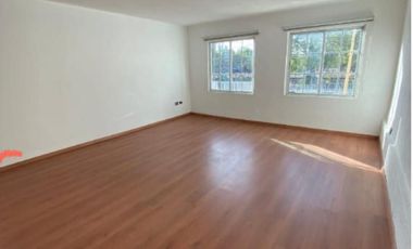 CASA EN VENTA RECIEN REMODELADA, EN RESIDENCIAL DEL VALLE II AL PONIENTE DE AGS.
