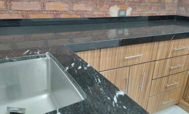 CASA EN VENTA RECIEN REMODELADA, EN RESIDENCIAL DEL VALLE II AL PONIENTE DE AGS.