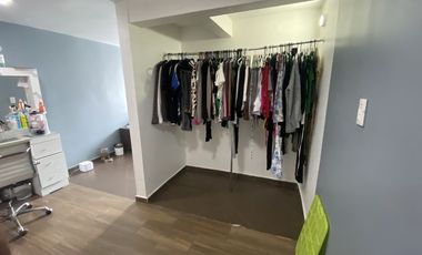 CASA EN VENTA EN ECHEGARAY, REMODELADA.