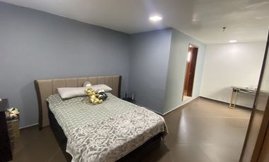 CASA EN VENTA EN ECHEGARAY, REMODELADA.