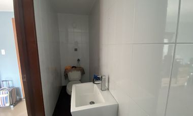 CASA EN VENTA EN ECHEGARAY, REMODELADA.