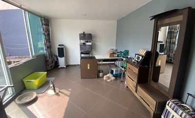 CASA EN VENTA EN ECHEGARAY, REMODELADA.