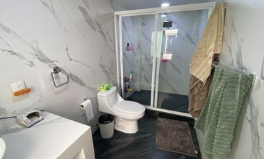 CASA EN VENTA EN ECHEGARAY, REMODELADA.
