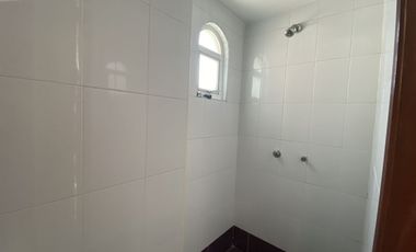 CASA EN VENTA EN ECHEGARAY, REMODELADA.