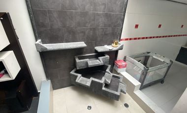 CASA EN VENTA EN ECHEGARAY, REMODELADA.
