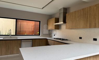 Venta casa nueva en cerrada con vigilancia Herradura