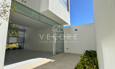 CASA EN VENTA EN BOSQUE REAL, TLAJOMULCO DE ZUÑIGA