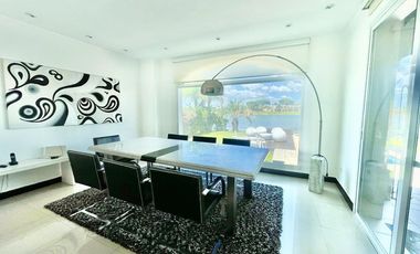Casa en 3 plantas con bajada náutica privada al Lago - Barrio exclusivo en Nordelta