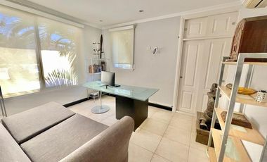 Casa en 3 plantas con bajada náutica privada al Lago - Barrio exclusivo en Nordelta
