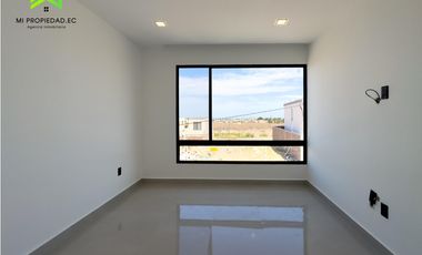 EN VENTA CASA MODERNA - ATRS DE LA CLNICA SAN GREGORIO - MANTA