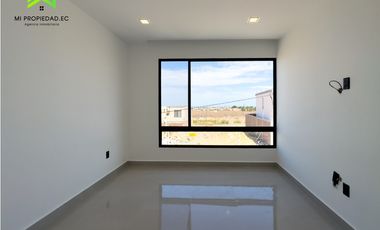 EN VENTA CASA MODERNA - ATRS DE LA CLNICA SAN GREGORIO - MANTA