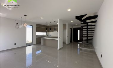 EN VENTA CASA MODERNA - ATRS DE LA CLNICA SAN GREGORIO - MANTA
