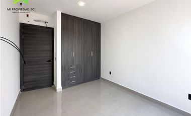 EN VENTA CASA MODERNA - ATRS DE LA CLNICA SAN GREGORIO - MANTA