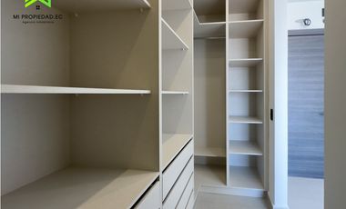 EN VENTA CASA MODERNA - ATRS DE LA CLNICA SAN GREGORIO - MANTA