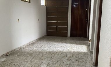 CASA EN VENTA: CIUDAD SATELITE, NAUCALPAN. INVERSIONISTAS