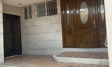 CASA EN VENTA: CIUDAD SATELITE, NAUCALPAN. INVERSIONISTAS