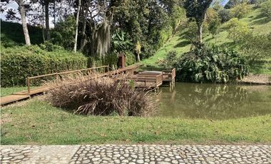 Arriendo casa campestre amoblada en La Ceja con lago