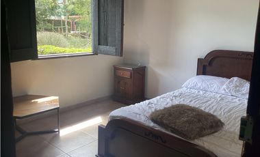 Arriendo casa campestre amoblada en La Ceja con lago
