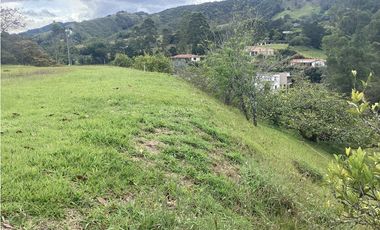 Arriendo casa campestre amoblada en La Ceja con lago